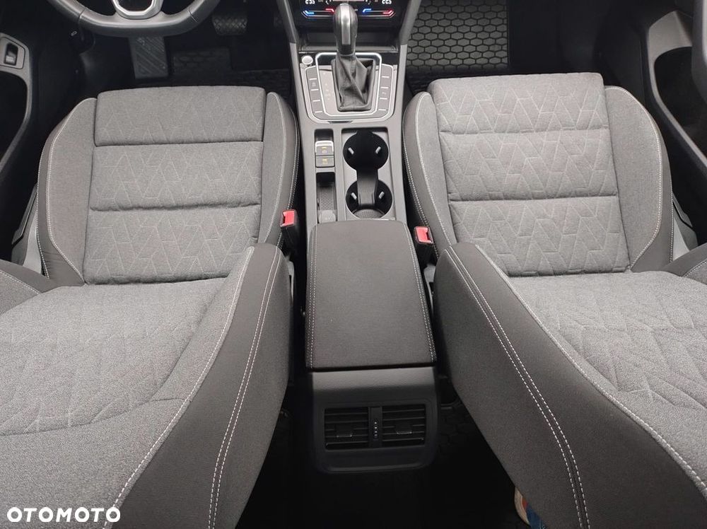 Volkswagen Passat 1.5 TSI EVO Business DSG - 25