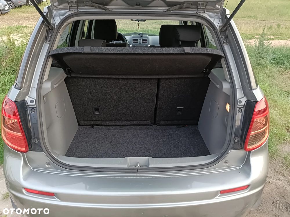 Suzuki SX4 1.6 Premium - 8