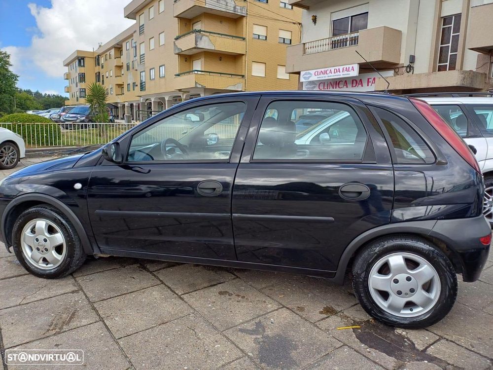 Opel Corsa 1.7 DTi 16V Elegance — fotografia 3