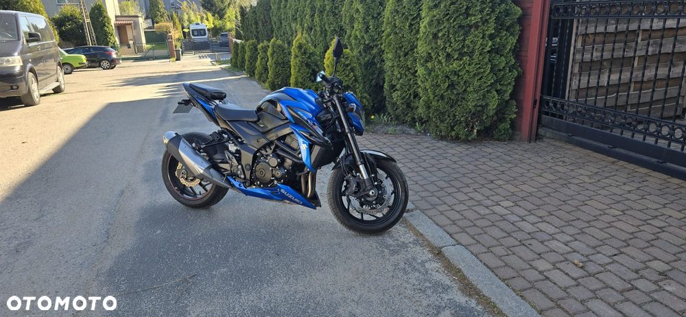 Suzuki GSX - 10