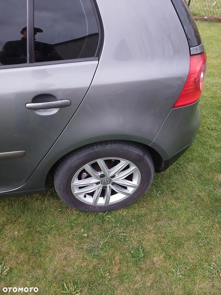 Volkswagen Golf 2.0 FSI Comfortline - 13