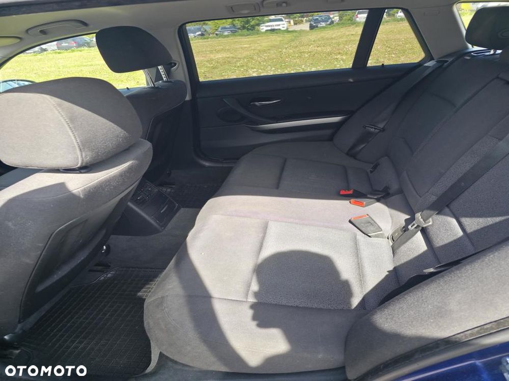 BMW Seria 3 318d DPF - 16