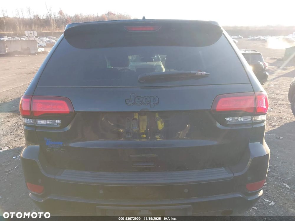 Jeep Grand Cherokee - 15