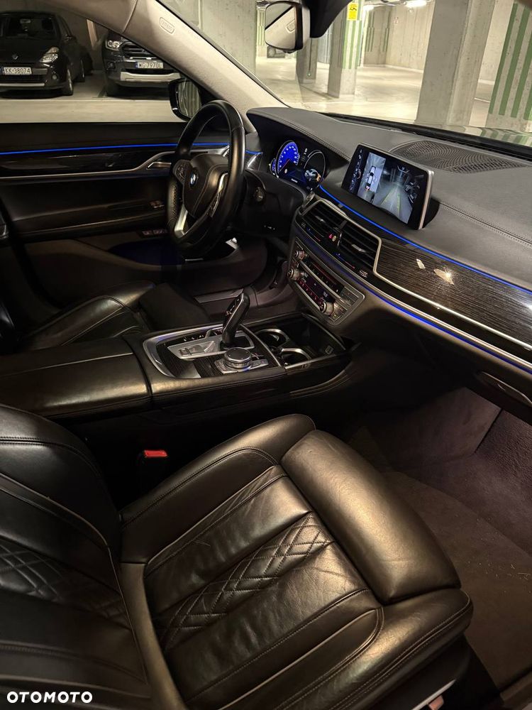 BMW Seria 7 740d xDrive - 14