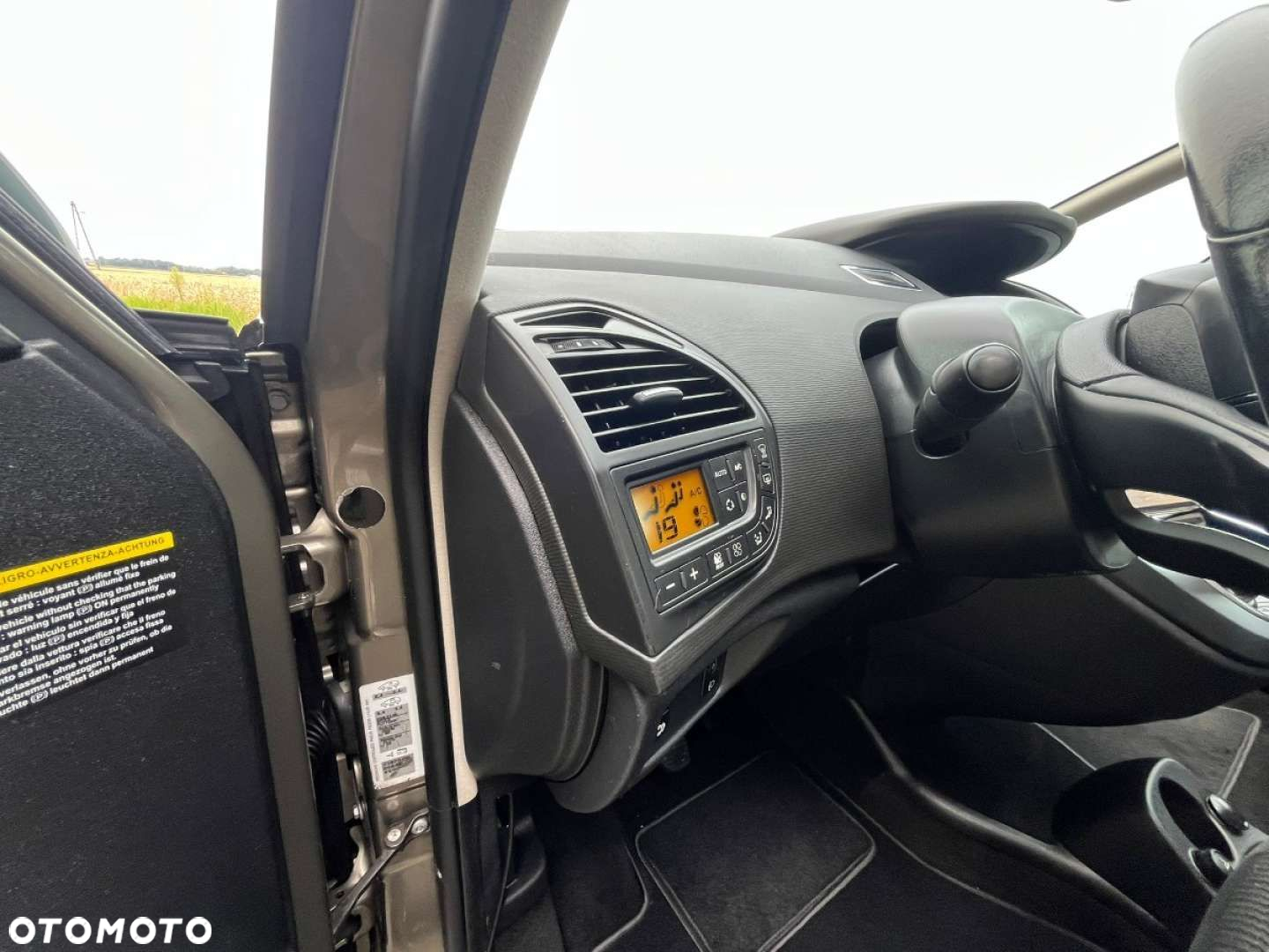 Citroën C4 Grand Picasso - 26