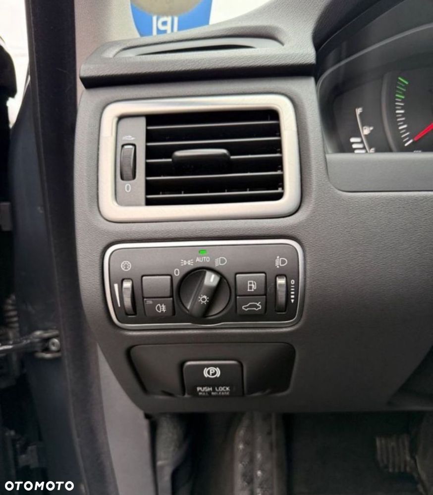 Volvo V70 D2 Geartronic Powershift Kinetic - 11