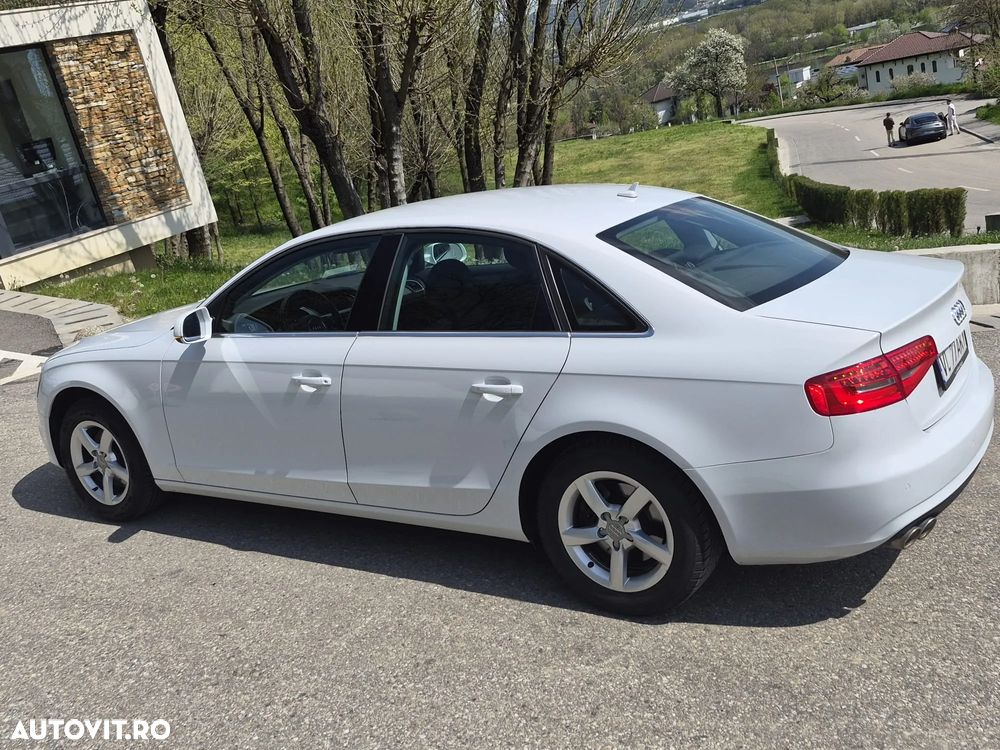 Audi A4 2.0 TDI DPF clean multitronic Attraction - 12