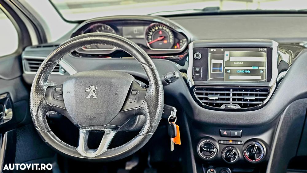 Peugeot 208 82 VTI Allure - 15