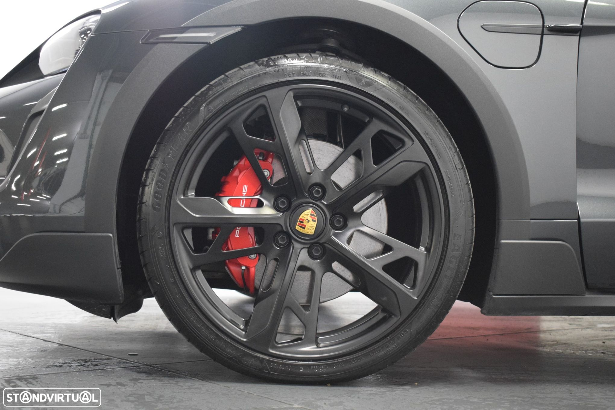 Porsche Taycan Cross Turismo 4S - 33