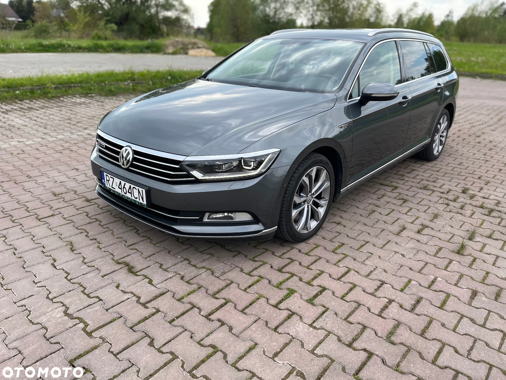 Volkswagen Passat - 8
