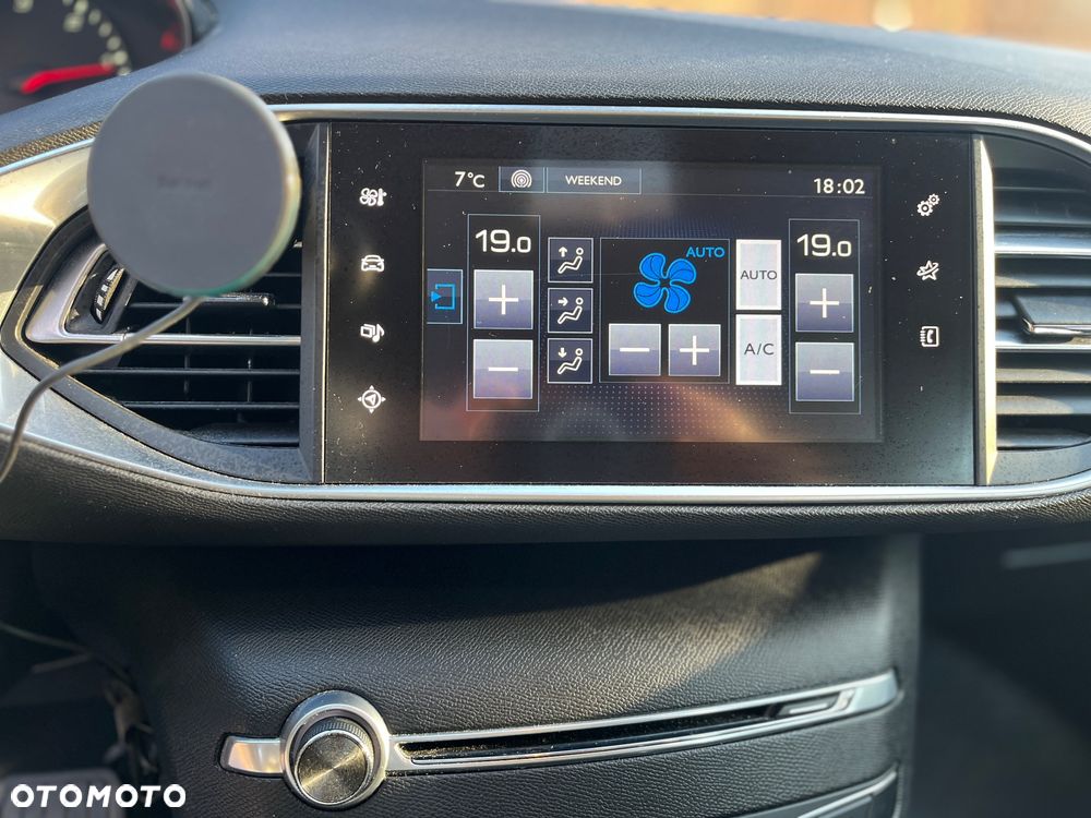 Peugeot 308 BlueHDi FAP 120 EAT6 Stop & Start Active - 21