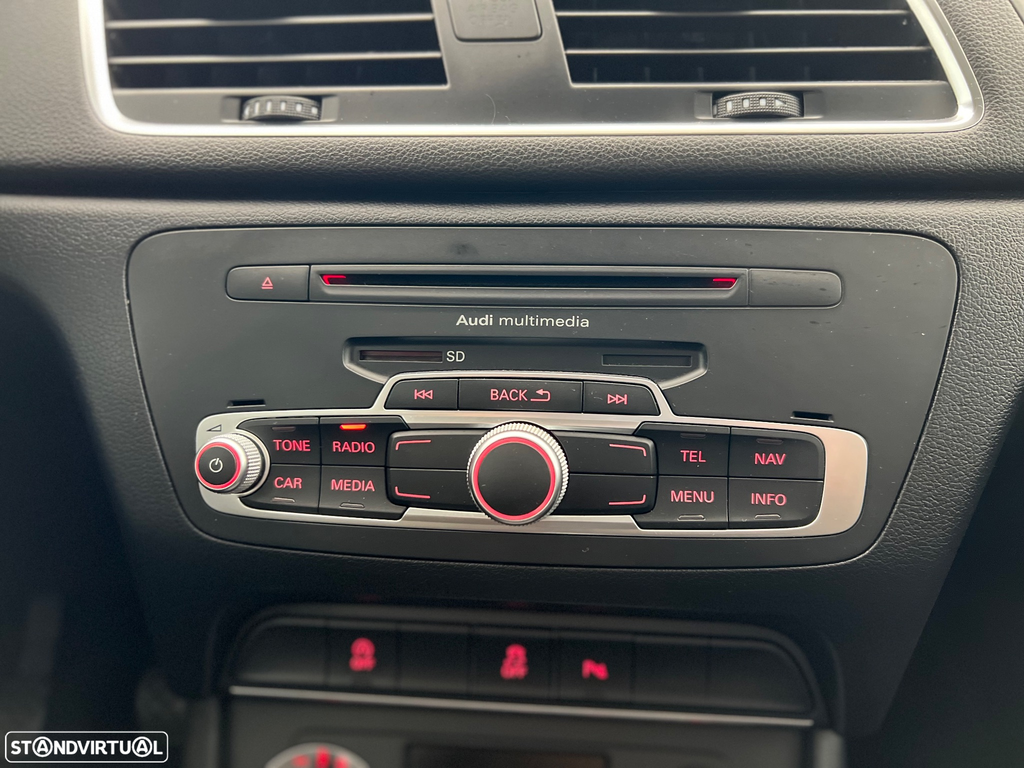 Audi Q3 2.0 TDI Attraction - 13