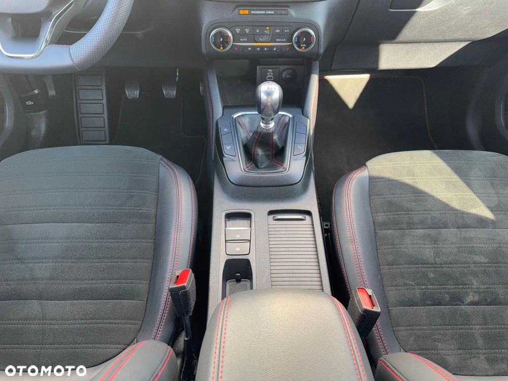 Ford Kuga 1.5 EcoBoost FWD ST-Line - 14