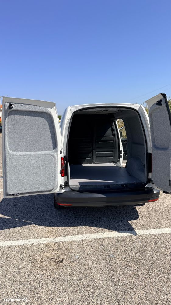 VW Caddy Maxi - 4