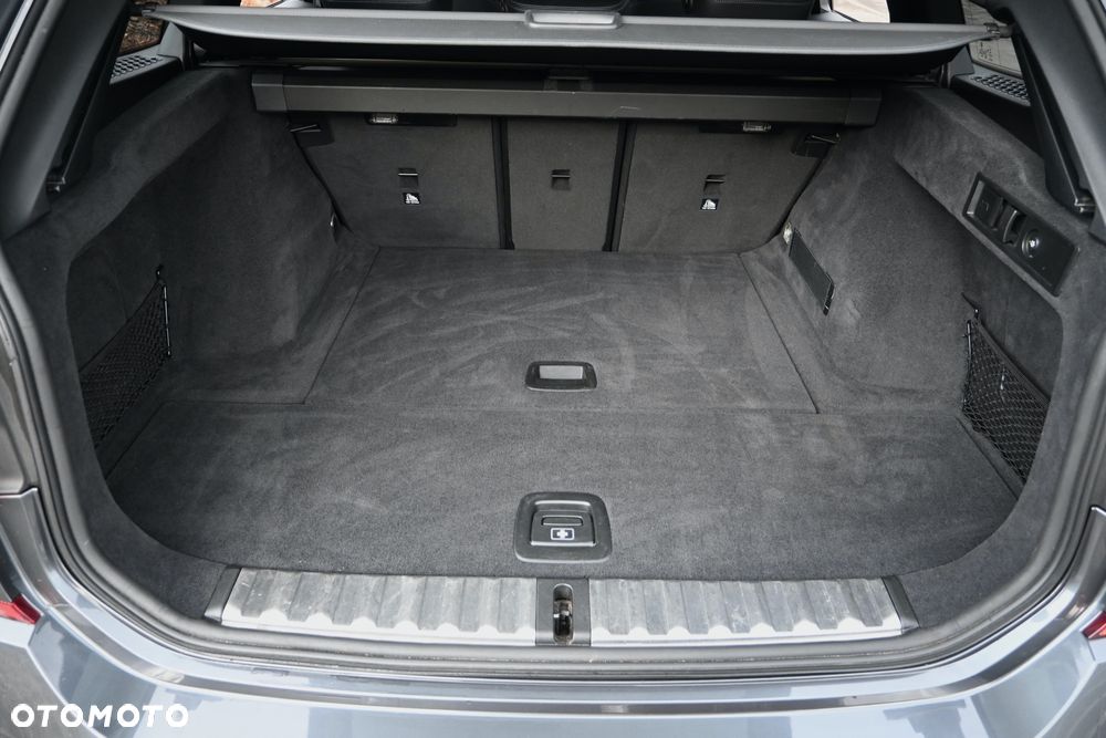 BMW Seria 3 320d Edition M Sport Shadow - 34