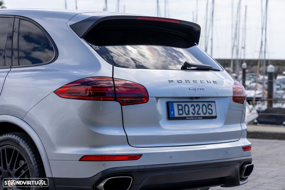 Porsche Cayenne Platinum Edition - 9