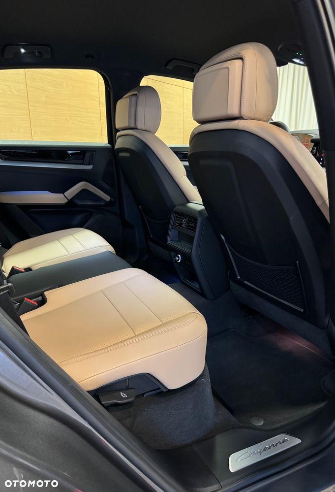 Porsche Cayenne Standard - 11