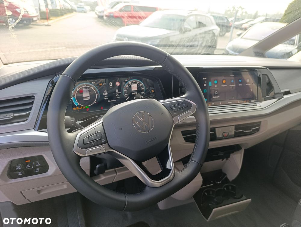 Volkswagen Multivan - 11