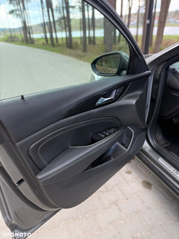 Opel Insignia CT 2.0 CDTI - 10
