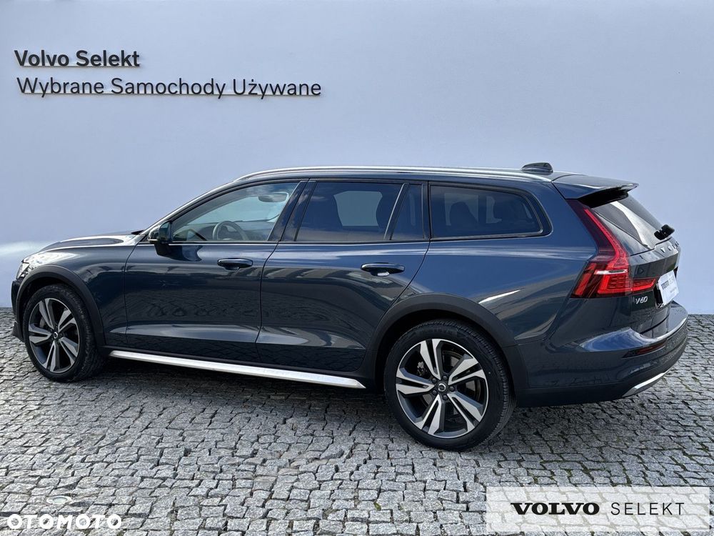 Volvo V60 Cross Country - 4