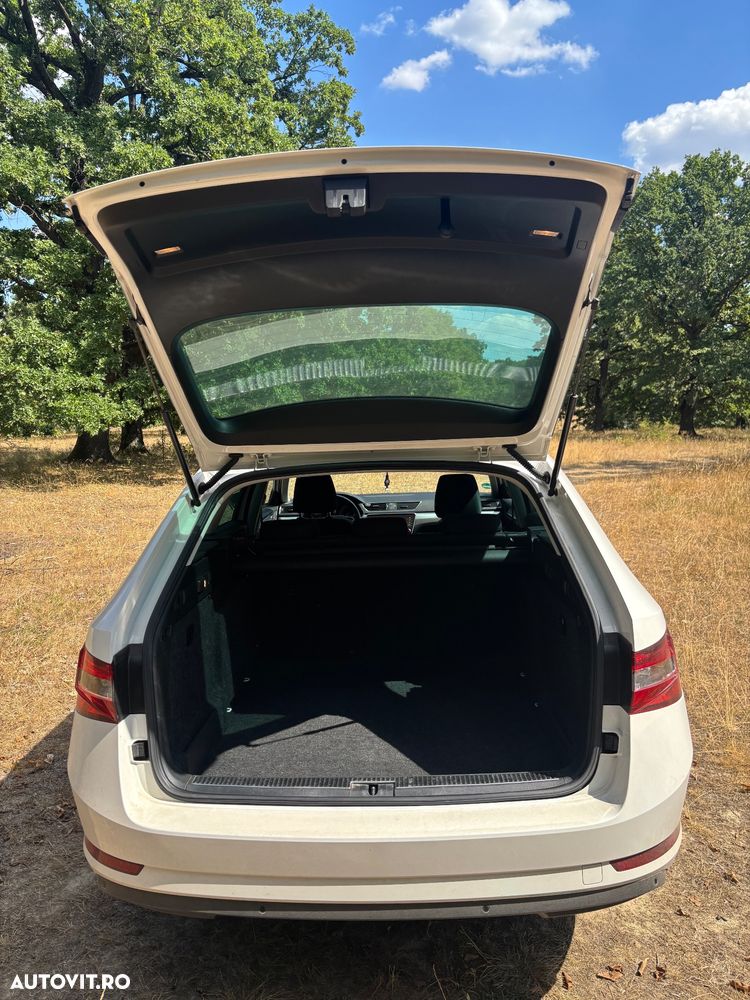 Skoda Superb 2.0 TDI Ambition - 13