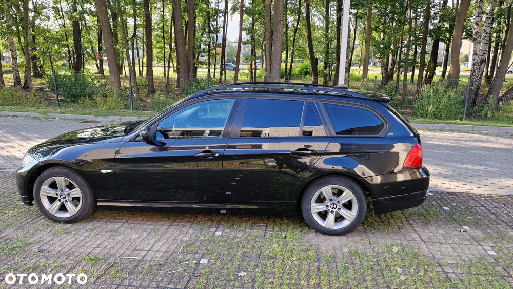 BMW Seria 3 320i - 4