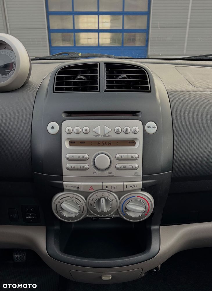 Daihatsu Sirion 1.3 - 18