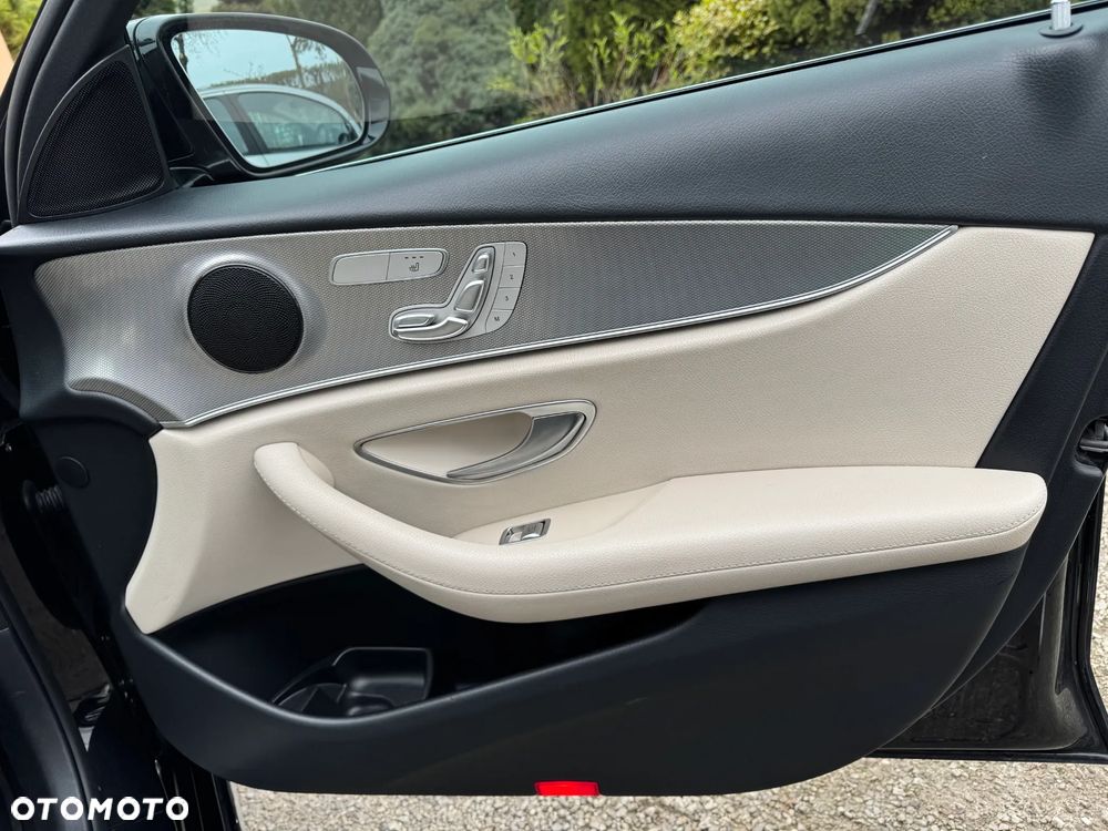 Mercedes-Benz Klasa E 220 d 4-Matic Avantgarde - 21