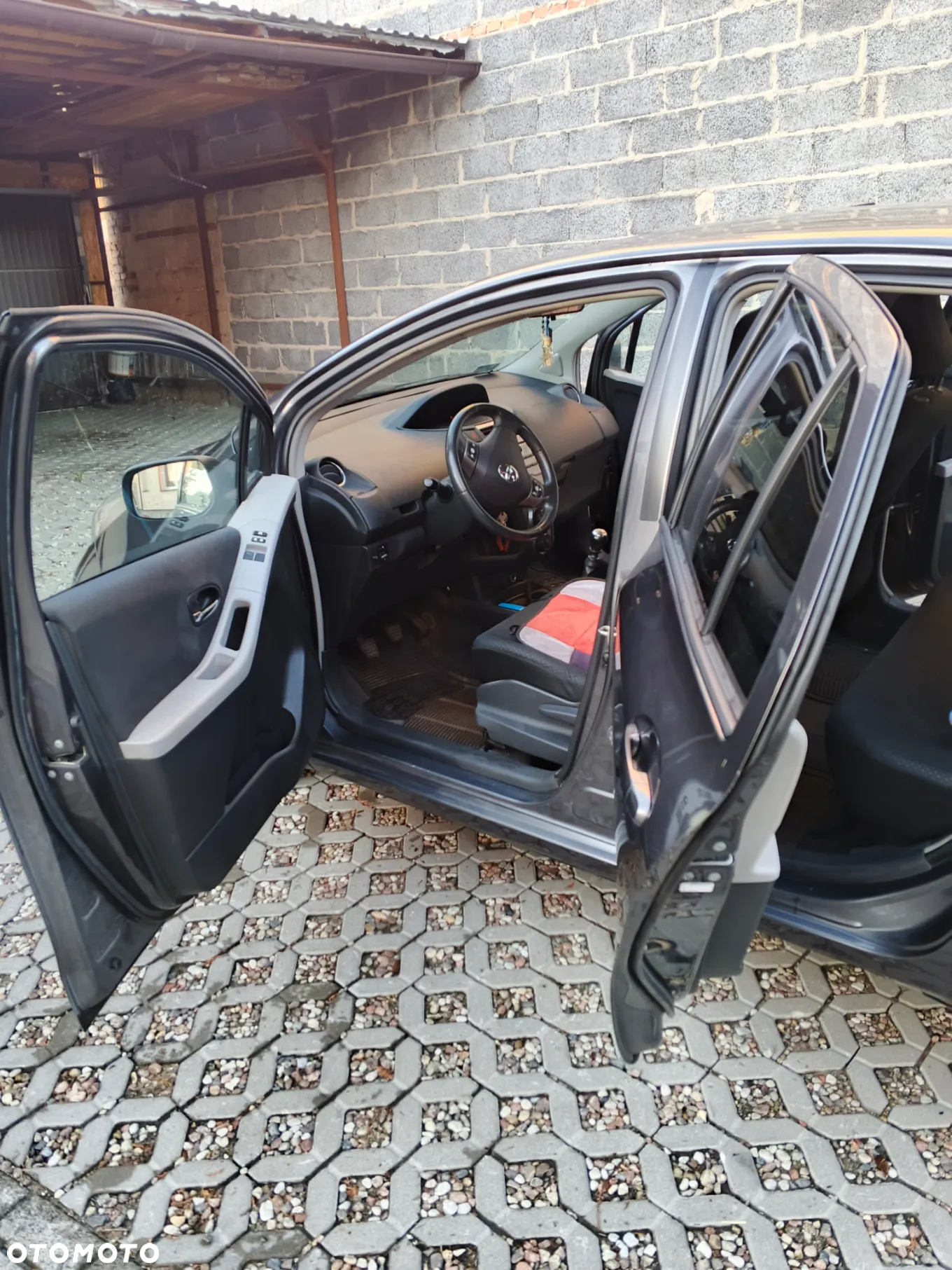 Toyota Yaris - 4