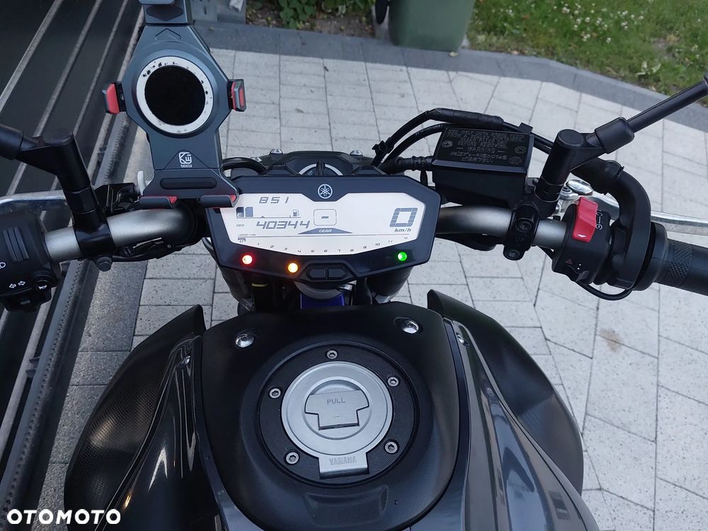Yamaha MT - 12