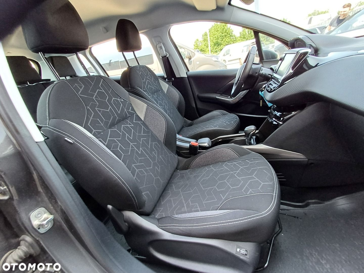 Peugeot 2008 1.2 Pure Tech Active S&S EAT6 - 14