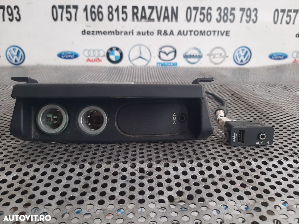 Modul Auxiliar USB Land Rover Range Rover Vogue L322 An 2005-2006-2007-2008-2009-2010-2011 Dezmembrez Land Rover Range Rover Vogue 3.6 Tdv8 Motor 368DT An 2005-2006-2007-2008-2009-2010 - 2