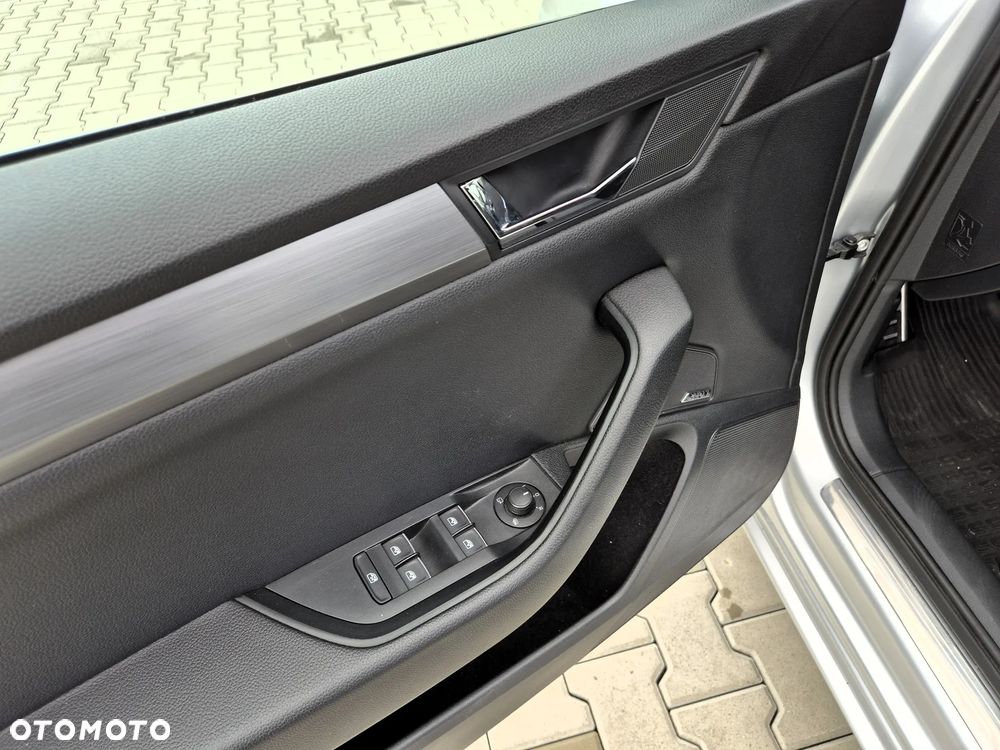 Skoda Superb 2.0 TDI 4x4 Style DSG - 10