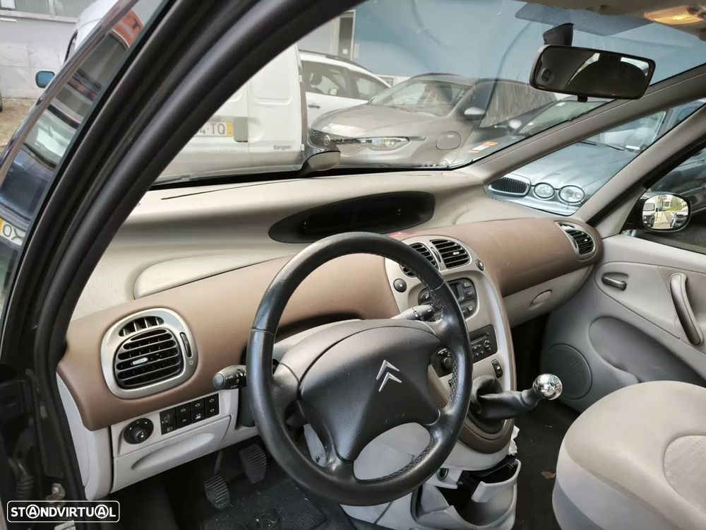 Citroën Xsara Picasso 1.6i Exclusive - 11