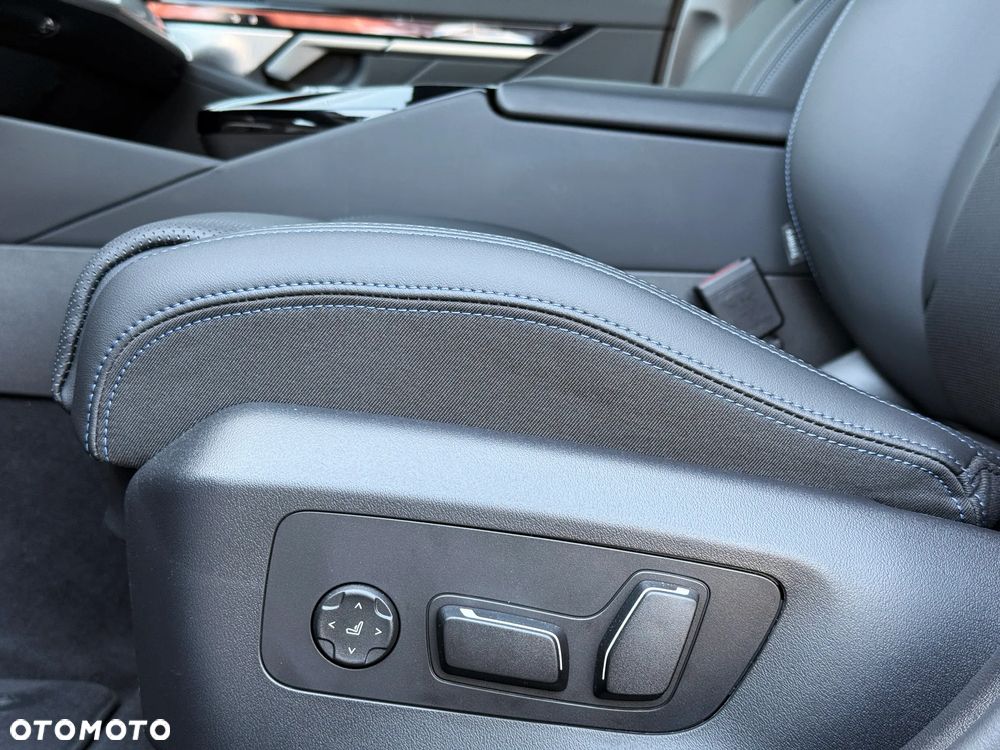 BMW Seria 5 520d xDrive - 31