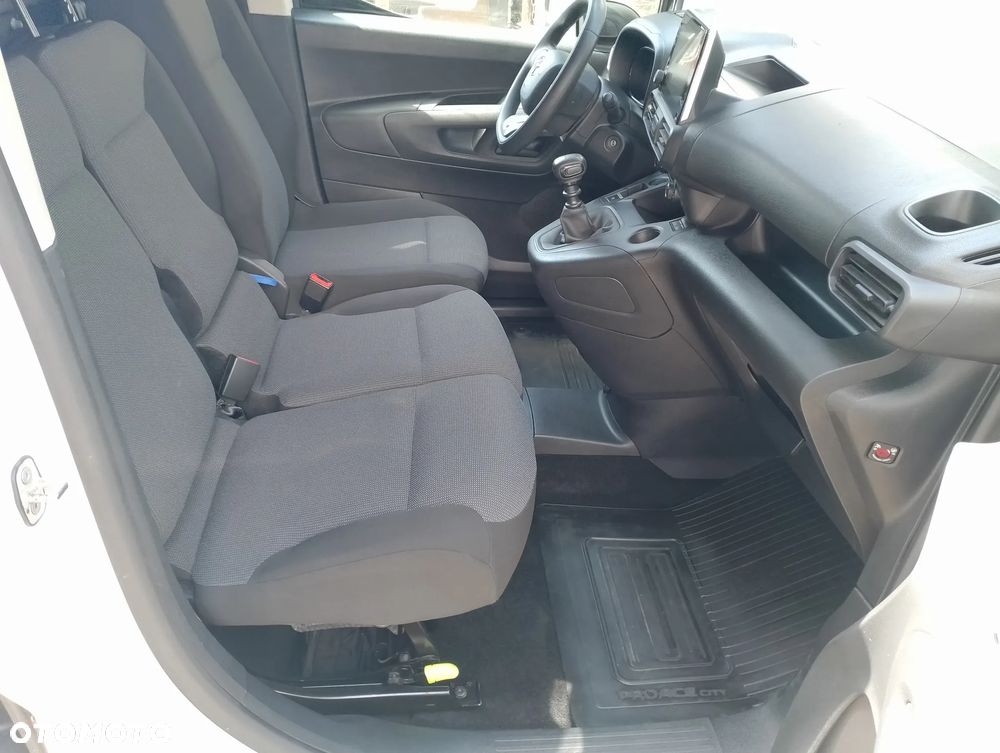 Toyota Proace city - 37