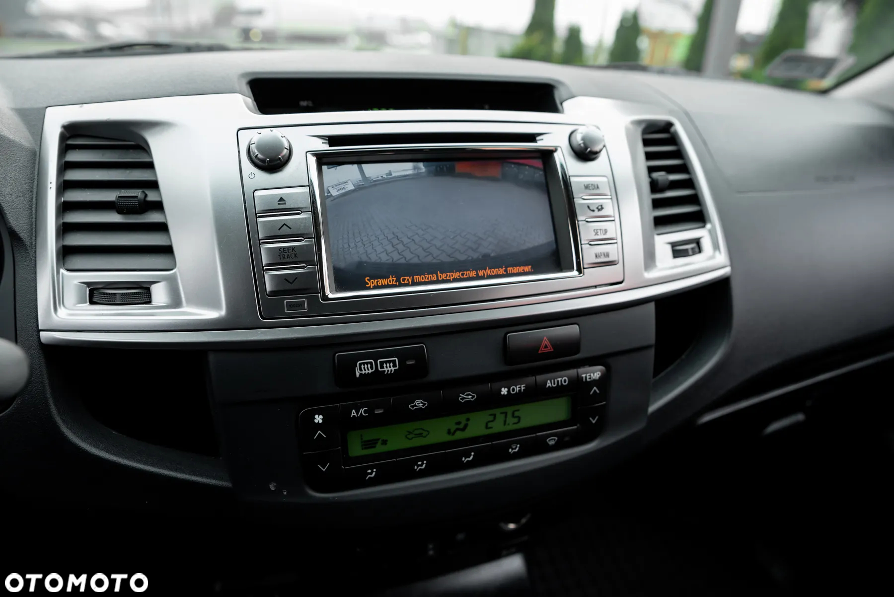 Toyota Hilux 3.0 D-4D SR5 - 31