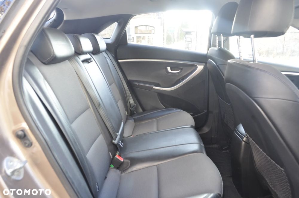 Hyundai i30 blue 1.6 CRDi YES Gold - 7