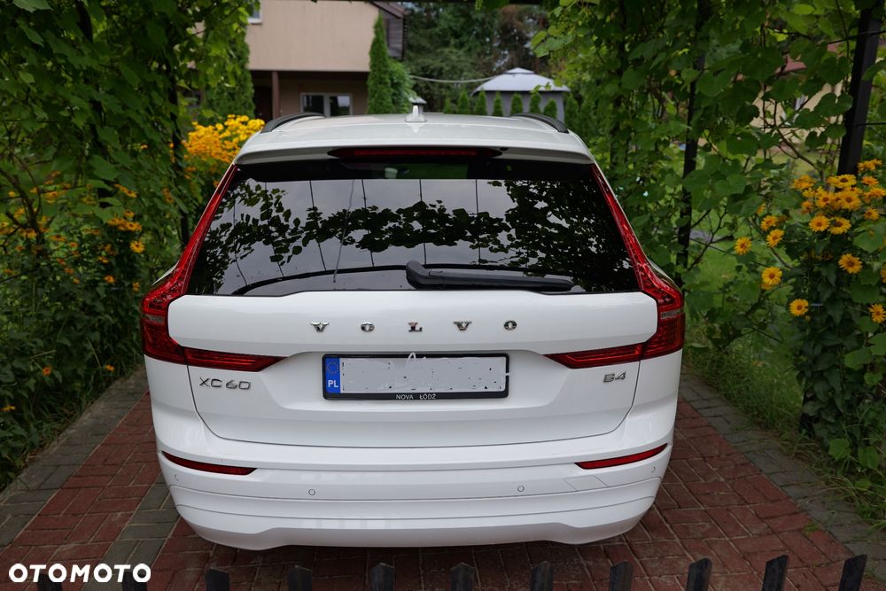 Volvo XC 60 B4 B Momentum Pro - 2