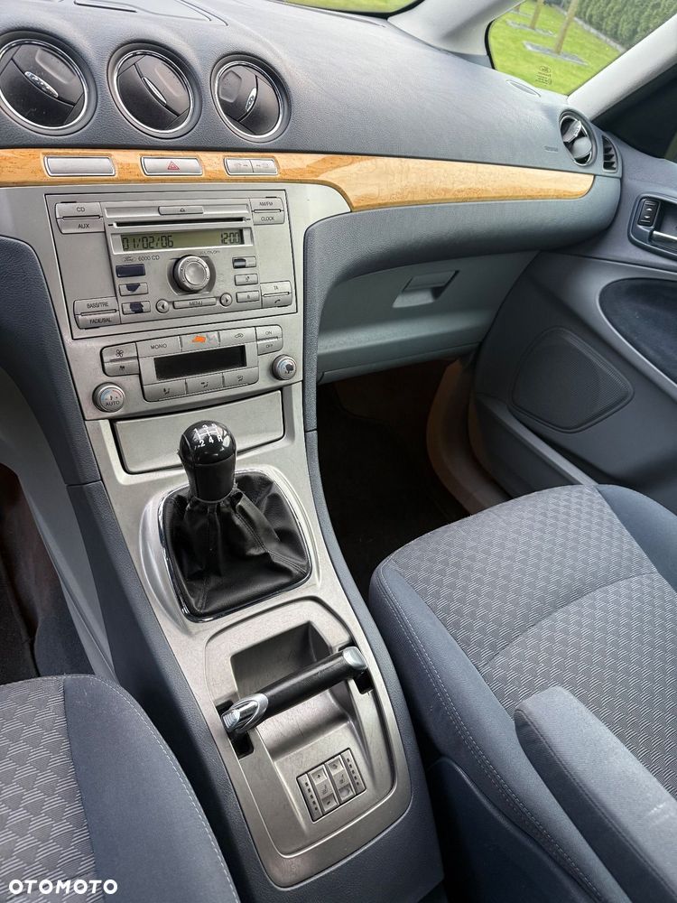 Ford Galaxy 2.0 Ghia - 7