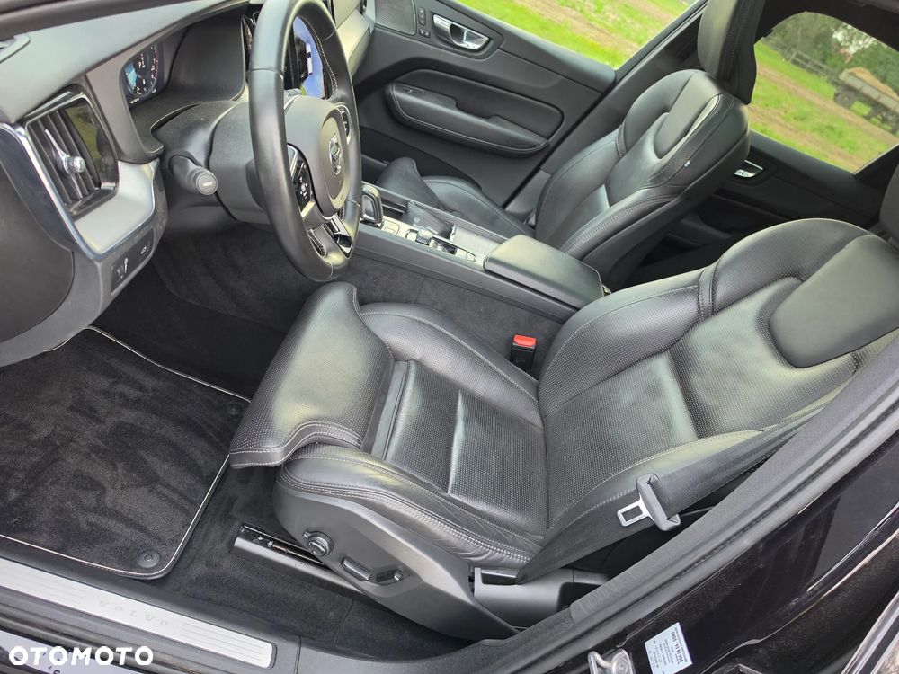 Volvo XC 60 B6 B AWD R-Design - 13