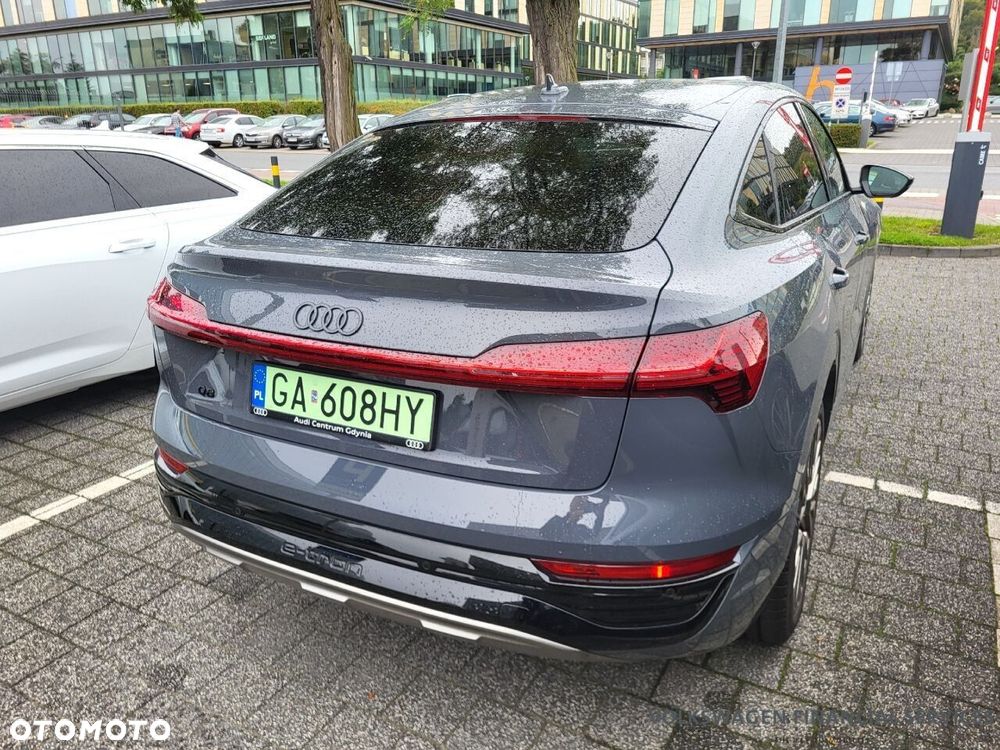 Audi Q8 Sportback e-tron - 4