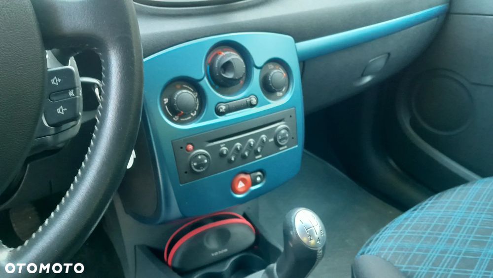 Renault Clio 1.2 16V Alize - 14