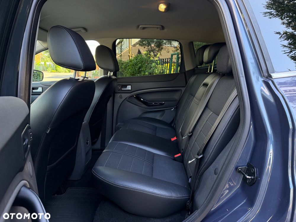 Ford Kuga 2.0 TDCi 2x4 Titanium - 25
