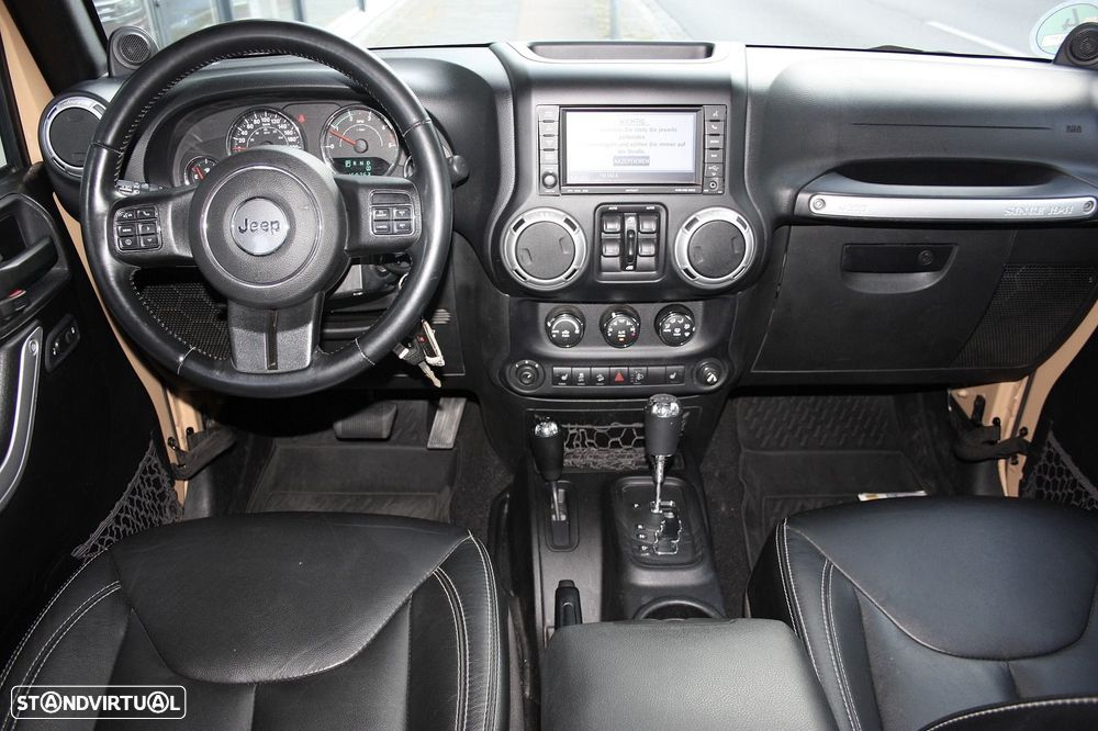 Jeep Wrangler Unlimited Hard-Top 2.8 CRD DPF Auto Sahara - 14