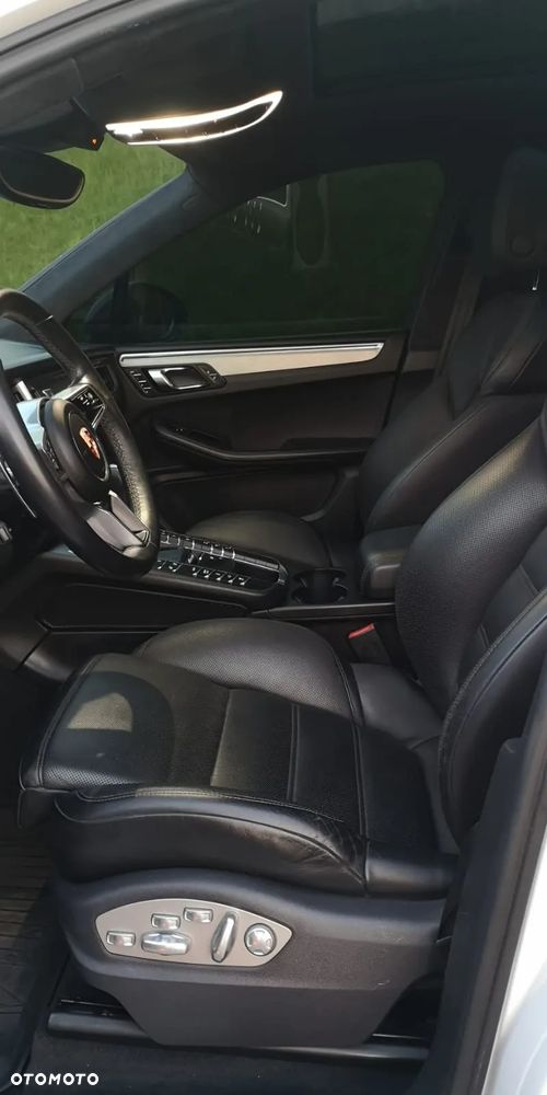 Porsche Macan Turbo PDK - 16