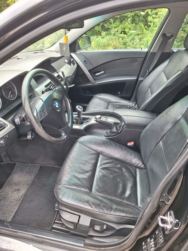 BMW Seria 5 525d - 5
