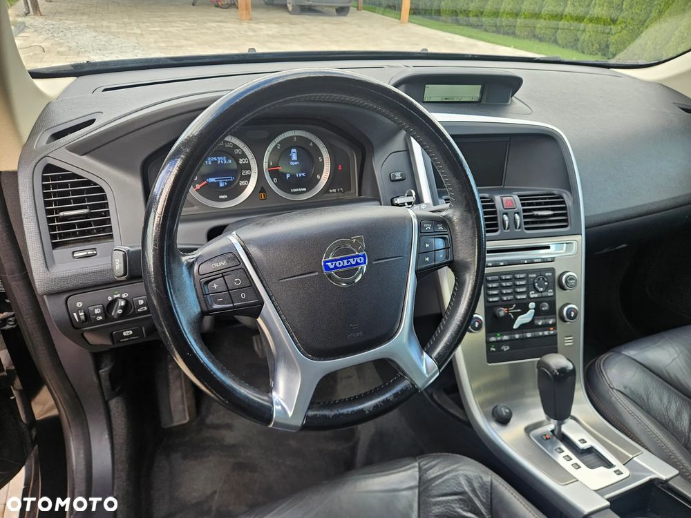 Volvo XC 60 2.4D AWD RDesign - 39