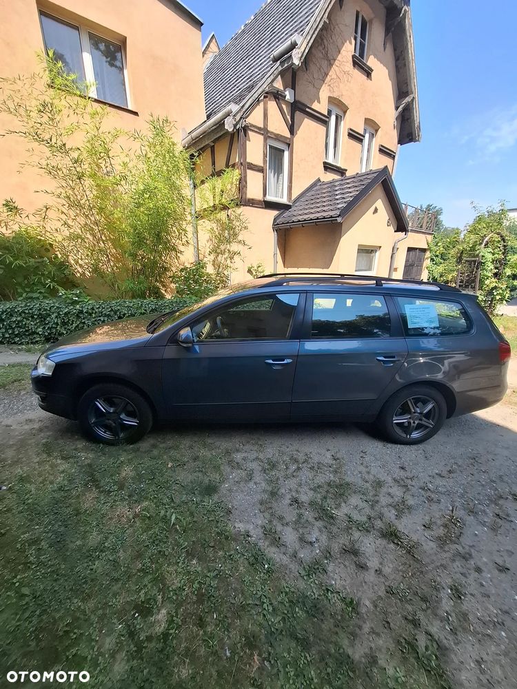 Volkswagen Passat 2.0 TDI DPF Trendline DSG - 1
