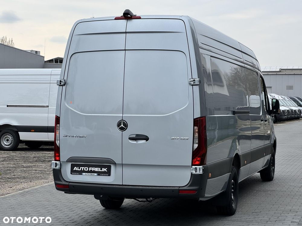 Mercedes-Benz Sprinter - 6